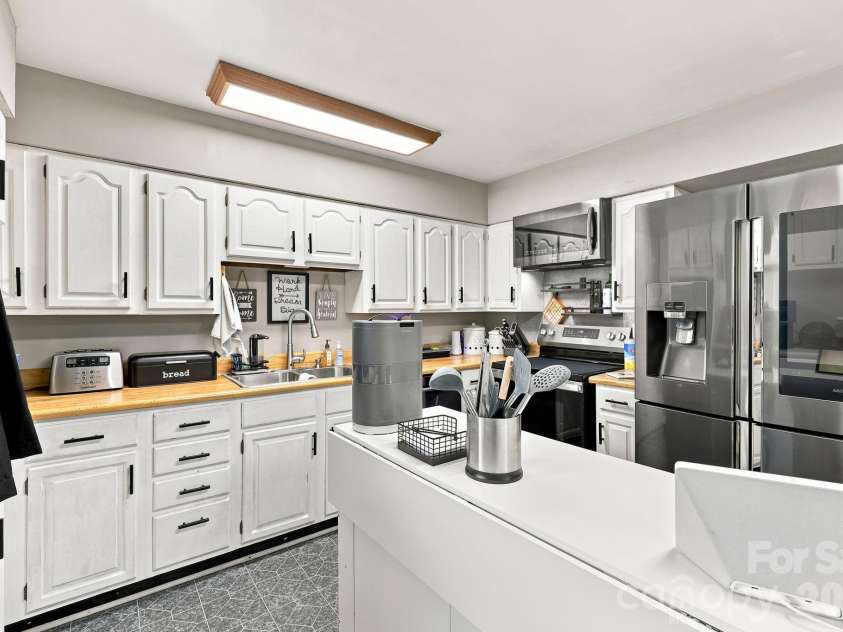 376 School Road, Asheville, NC 28803.  MLS# CAR4407081, YatesRealty ID 44798. 