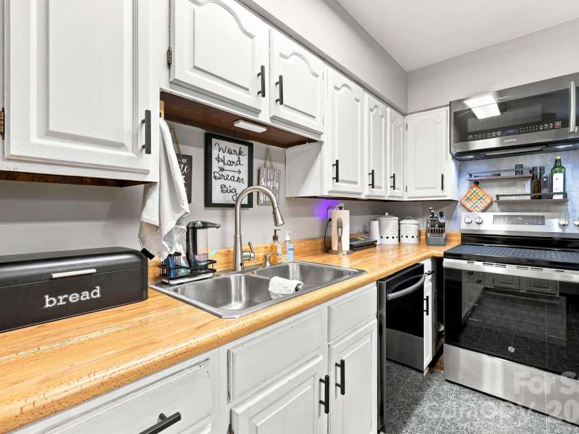 376 School Road, Asheville, NC 28803.  MLS# CAR4407081, YatesRealty ID 44798. 
