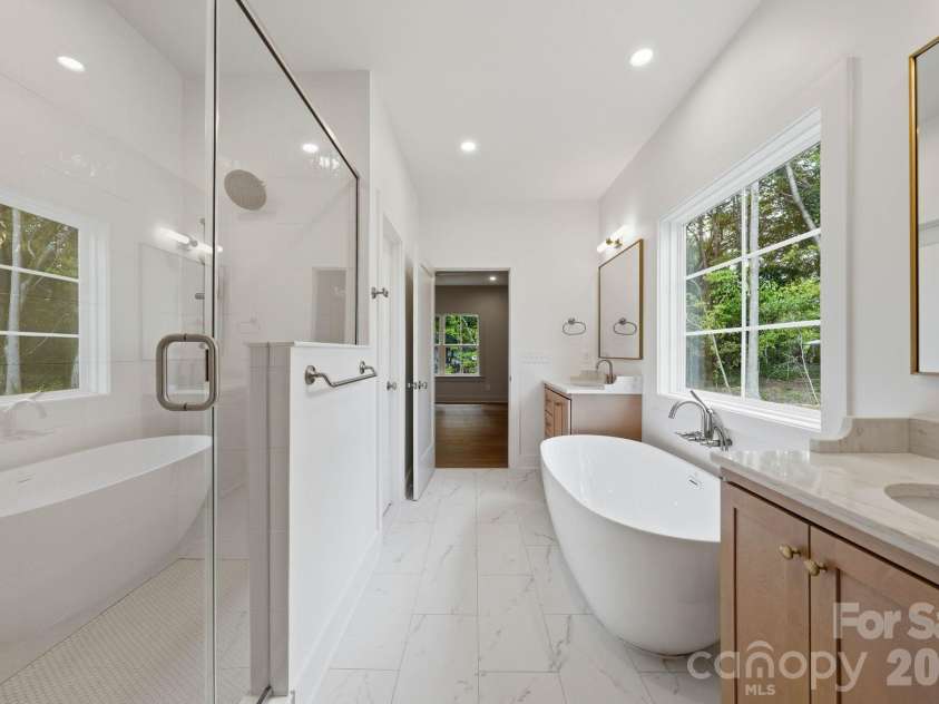 2311 Chateau Court, Matthews, NC 28105.  MLS# CAR4407256, YatesRealty ID 44799. Primary bathroom.