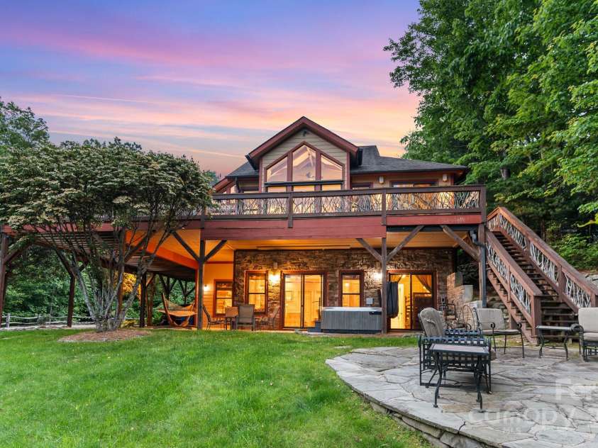 300 Falls View Drive, Lake Toxaway, NC 28774.  MLS# CAR4311504, YatesRealty ID 448. 