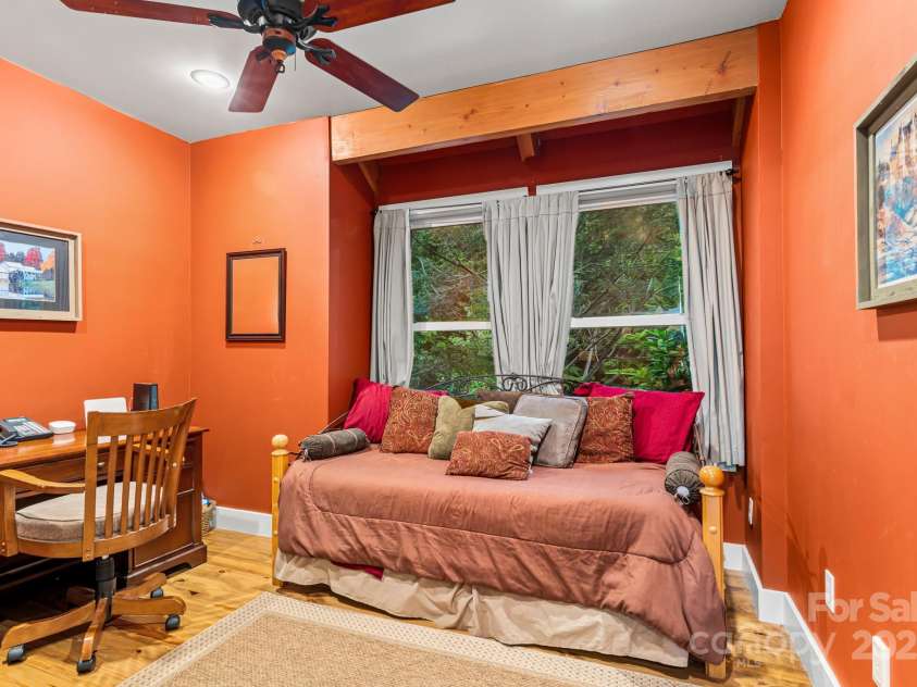 300 Falls View Drive, Lake Toxaway, NC 28774.  MLS# CAR4311504, YatesRealty ID 448. 