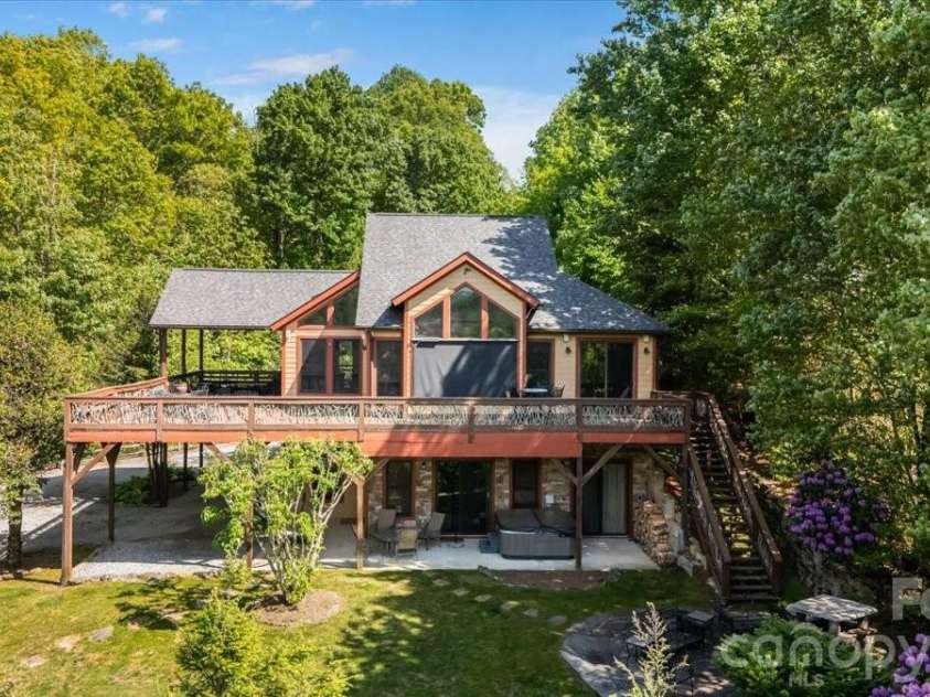 300 Falls View Drive, Lake Toxaway, NC 28774.  MLS# CAR4376323, YatesRealty ID 448. 