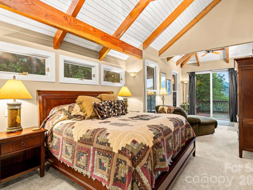 300 Falls View Drive, Lake Toxaway, NC 28774.  MLS# CAR4376323, YatesRealty ID 448. 