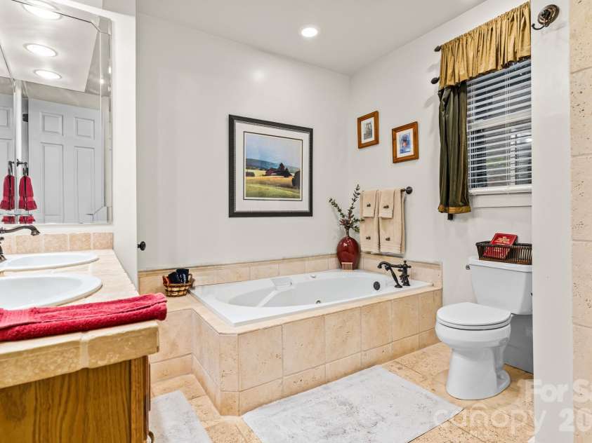 300 Falls View Drive, Lake Toxaway, NC 28774.  MLS# CAR4376323, YatesRealty ID 448. 