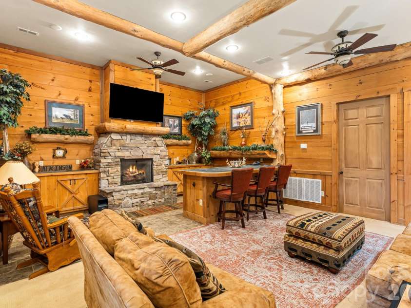 300 Falls View Drive, Lake Toxaway, NC 28774.  MLS# CAR4376323, YatesRealty ID 448. 
