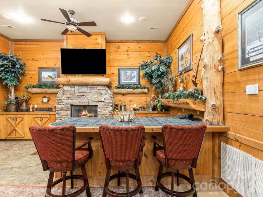300 Falls View Drive, Lake Toxaway, NC 28774.  MLS# CAR4376323, YatesRealty ID 448. 