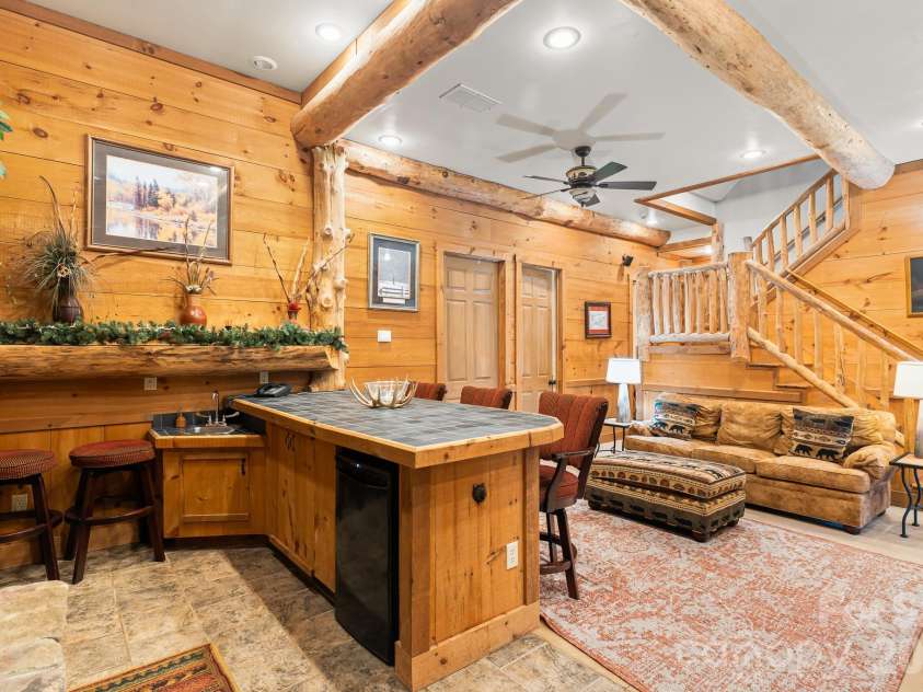 300 Falls View Drive, Lake Toxaway, NC 28774.  MLS# CAR4376323, YatesRealty ID 448. 