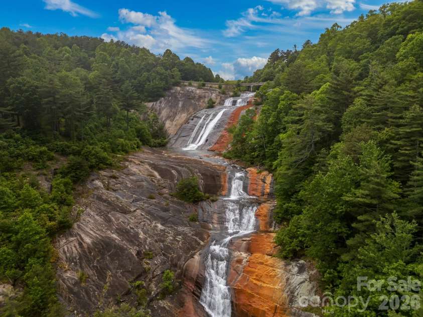 300 Falls View Drive, Lake Toxaway, NC 28774.  MLS# CAR4376323, YatesRealty ID 448. 