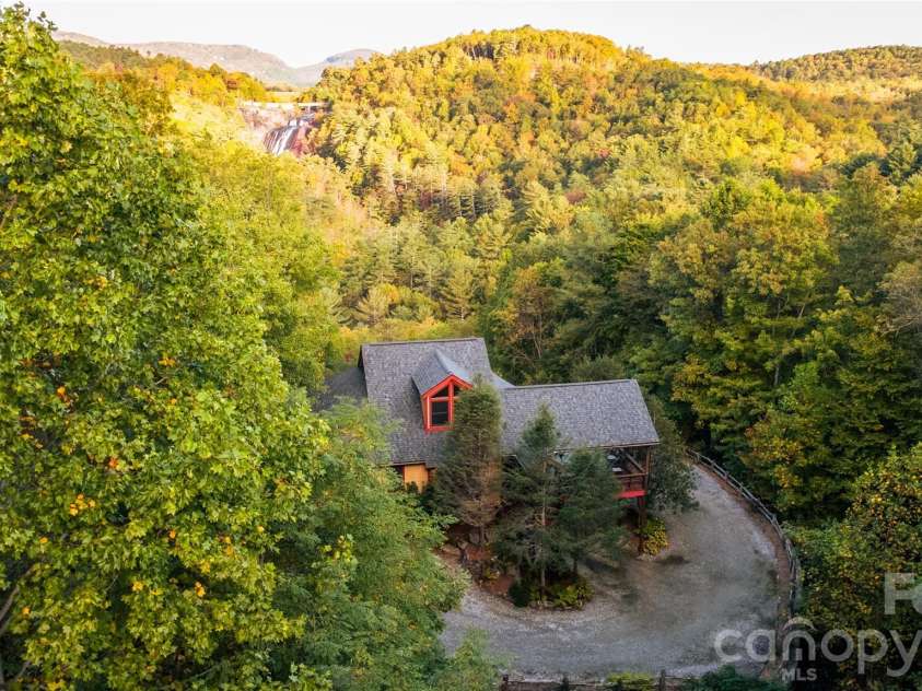 300 Falls View Drive, Lake Toxaway, NC 28774.  MLS# CAR4376323, YatesRealty ID 448. 
