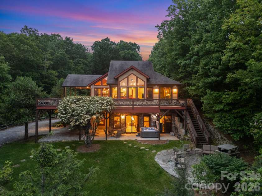 300 Falls View Drive, Lake Toxaway, NC 28774.  MLS# CAR4376323, YatesRealty ID 448. 