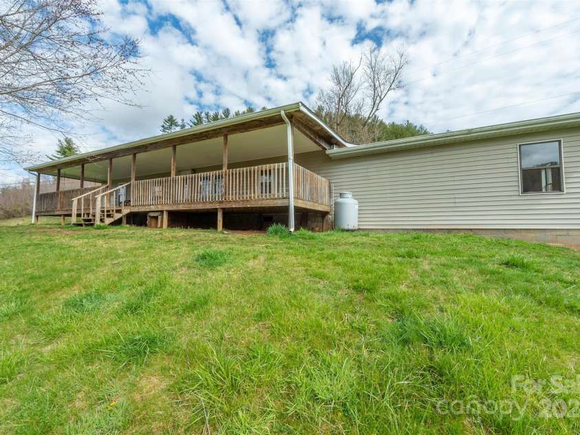 97 Oakland Drive, Burnsville, NC 28714.  MLS# CAR4117943, YatesRealty ID 448. 
