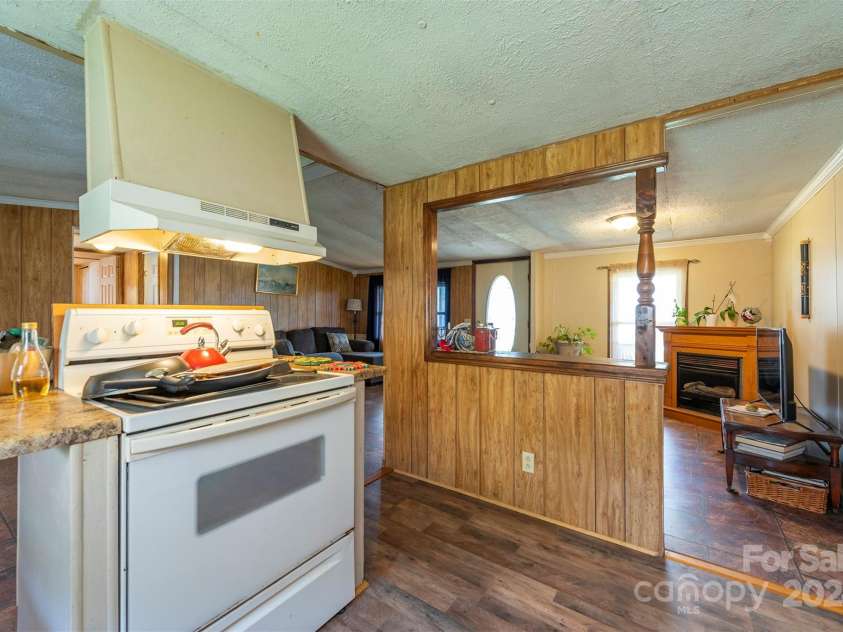 97 Oakland Drive, Burnsville, NC 28714.  MLS# CAR4117943, YatesRealty ID 448. 