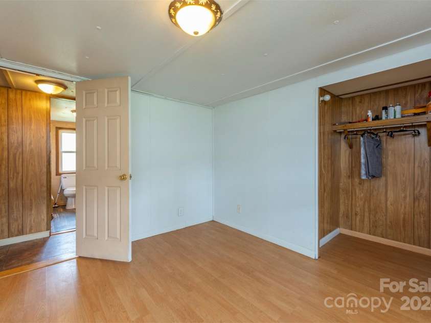 97 Oakland Drive, Burnsville, NC 28714.  MLS# CAR4117943, YatesRealty ID 448. 