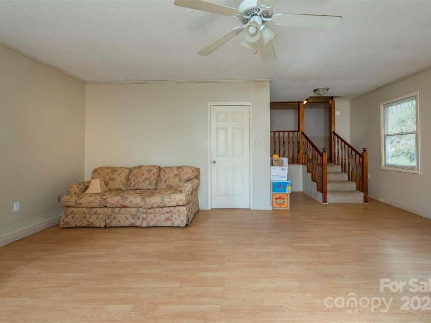 97 Oakland Drive, Burnsville, NC 28714.  MLS# CAR4117943, YatesRealty ID 448. 