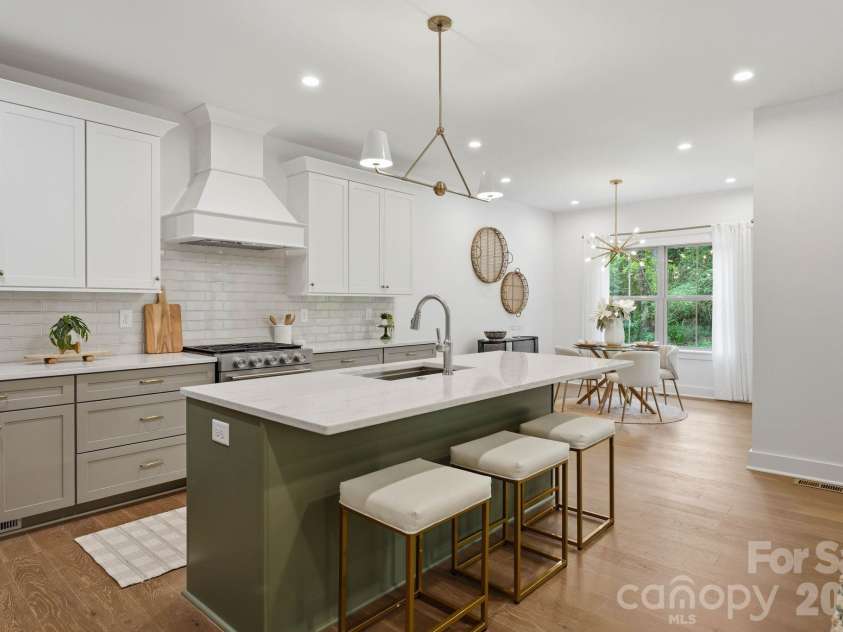 2315 Chateau Court, Matthews, NC 28105.  MLS# CAR4407259, YatesRealty ID 44800. Kitchen.
