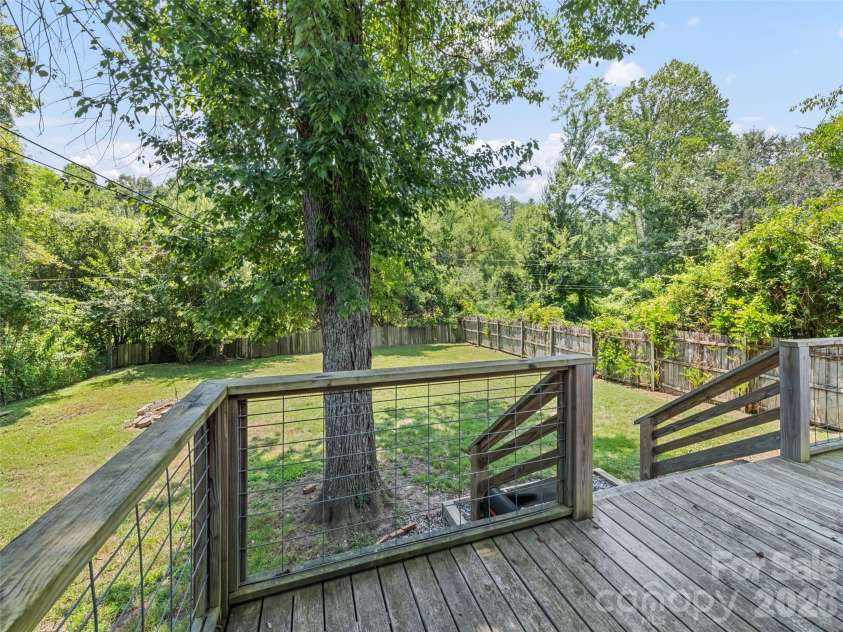 1909 Arlington Place, Hendersonville, NC 28791.  MLS# CAR4412388, YatesRealty ID 44801. 