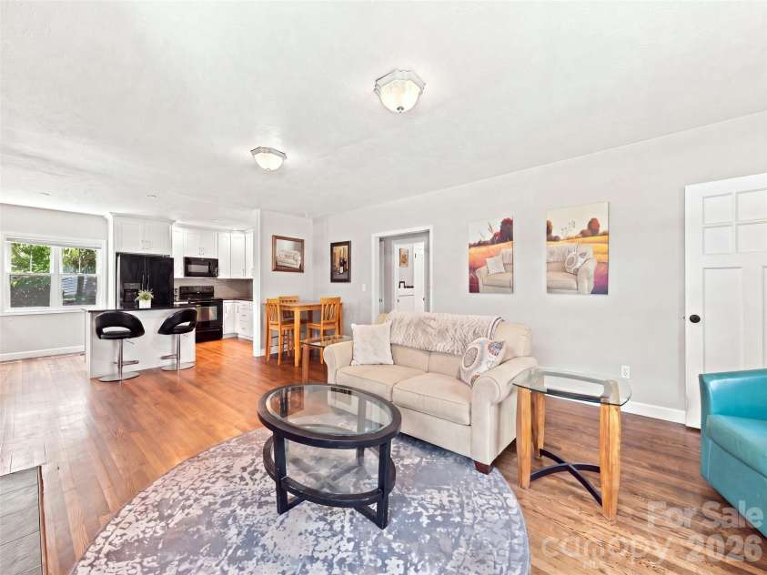 1909 Arlington Place, Hendersonville, NC 28791.  MLS# CAR4412388, YatesRealty ID 44801. 