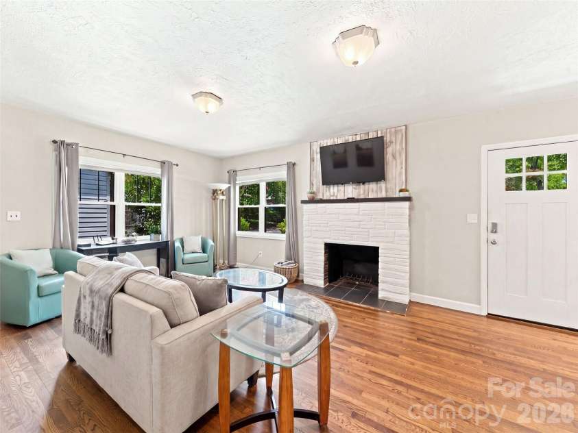 1909 Arlington Place, Hendersonville, NC 28791.  MLS# CAR4412388, YatesRealty ID 44801. 