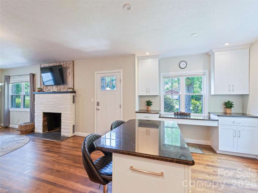 1909 Arlington Place, Hendersonville, NC 28791.  MLS# CAR4412388, YatesRealty ID 44801. 