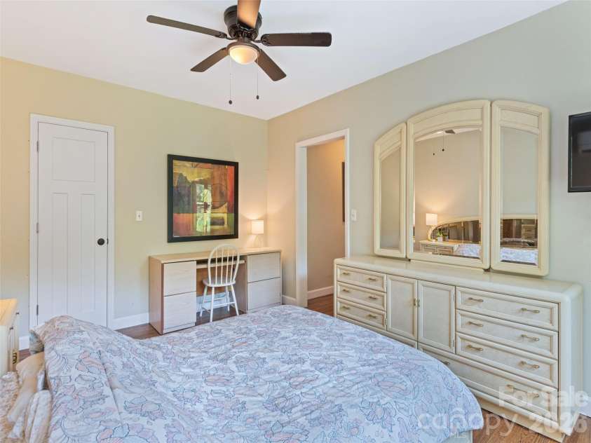 1909 Arlington Place, Hendersonville, NC 28791.  MLS# CAR4412388, YatesRealty ID 44801. 