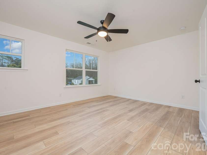 2017 Bishop Madison Lane, Charlotte, NC 28216.  MLS# CAR4415140, YatesRealty ID 44803. 