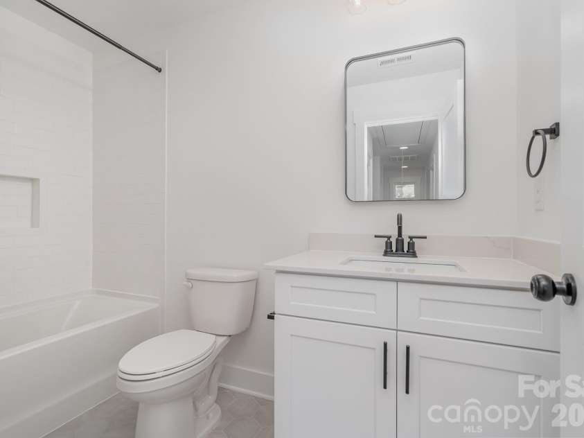 2017 Bishop Madison Lane, Charlotte, NC 28216.  MLS# CAR4415140, YatesRealty ID 44803. 