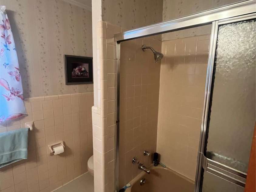 511 Crestview Drive, Albemarle, NC 28001.  MLS# CAR4415236, YatesRealty ID 44804. 