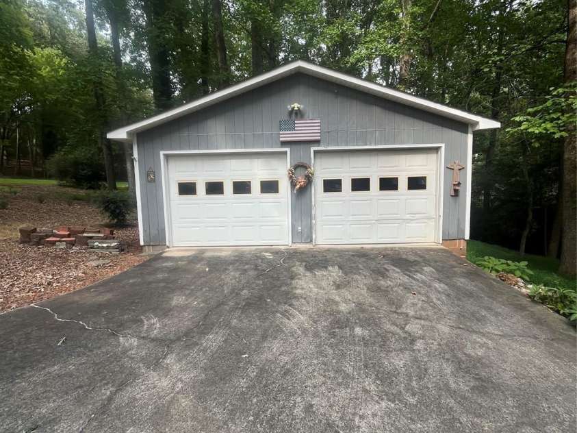 511 Crestview Drive, Albemarle, NC 28001.  MLS# CAR4415236, YatesRealty ID 44804. 