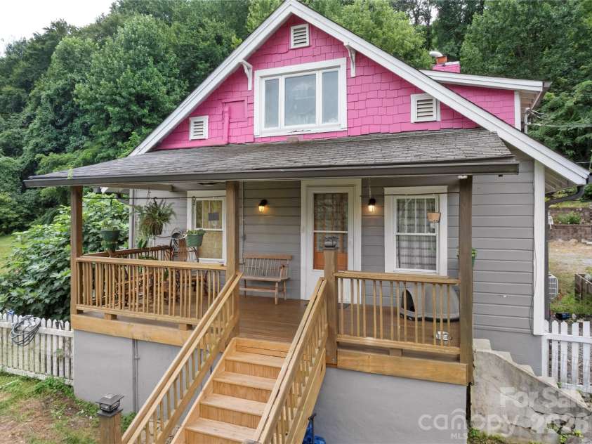 620 Old Lytle Cove Road, Swannanoa, NC 28778.  MLS# CAR4415136, YatesRealty ID 44806. 