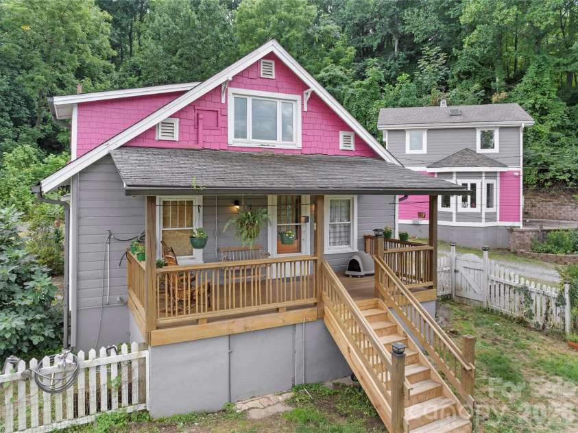 620 Old Lytle Cove Road, Swannanoa, NC 28778.  MLS# CAR4415136, YatesRealty ID 44806. 
