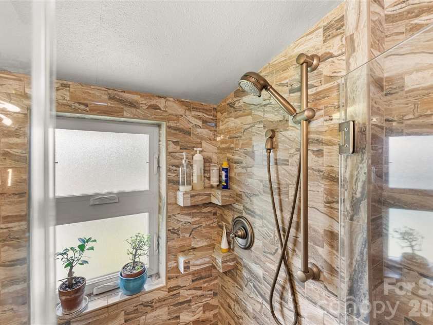 620 Old Lytle Cove Road, Swannanoa, NC 28778.  MLS# CAR4415136, YatesRealty ID 44806. 