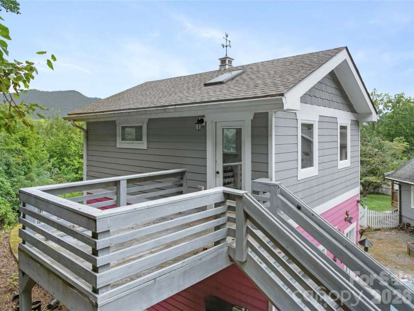 620 Old Lytle Cove Road, Swannanoa, NC 28778.  MLS# CAR4415136, YatesRealty ID 44806. 