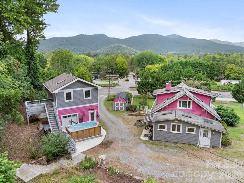 620 Old Lytle Cove Road, Swannanoa, NC 28778.  MLS# CAR4415136, YatesRealty ID 44806. House and studio