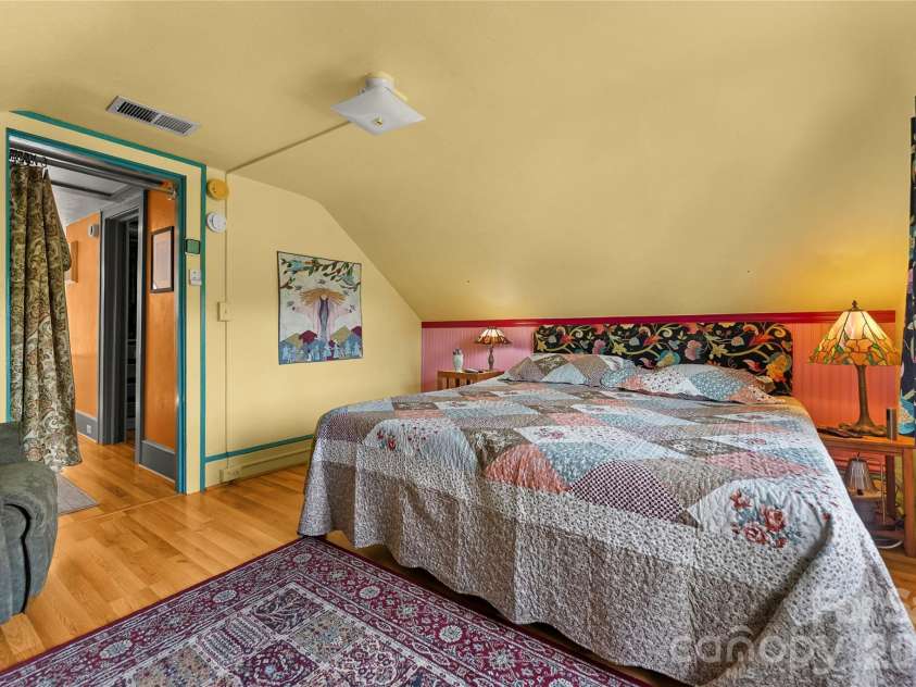 620 Old Lytle Cove Road, Swannanoa, NC 28778.  MLS# CAR4415136, YatesRealty ID 44806. Upstairs bedroom