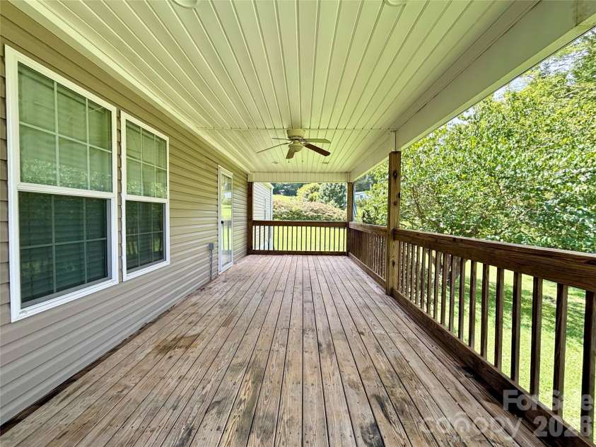 72 Greenleaf Road, Hendersonville, NC 28739.  MLS# CAR4415072, YatesRealty ID 44807. 
