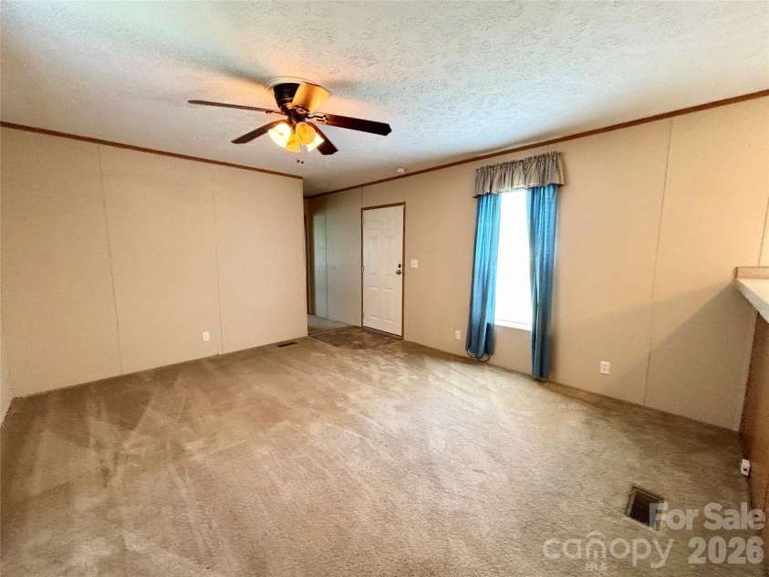 72 Greenleaf Road, Hendersonville, NC 28739.  MLS# CAR4415072, YatesRealty ID 44807. 