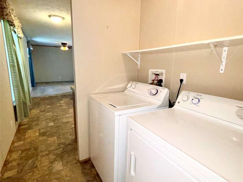 72 Greenleaf Road, Hendersonville, NC 28739.  MLS# CAR4415072, YatesRealty ID 44807. 