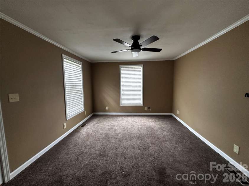 2202 Brookview Avenue, Kannapolis, NC 28081.  MLS# CAR4411007, YatesRealty ID 44808. Living Room
