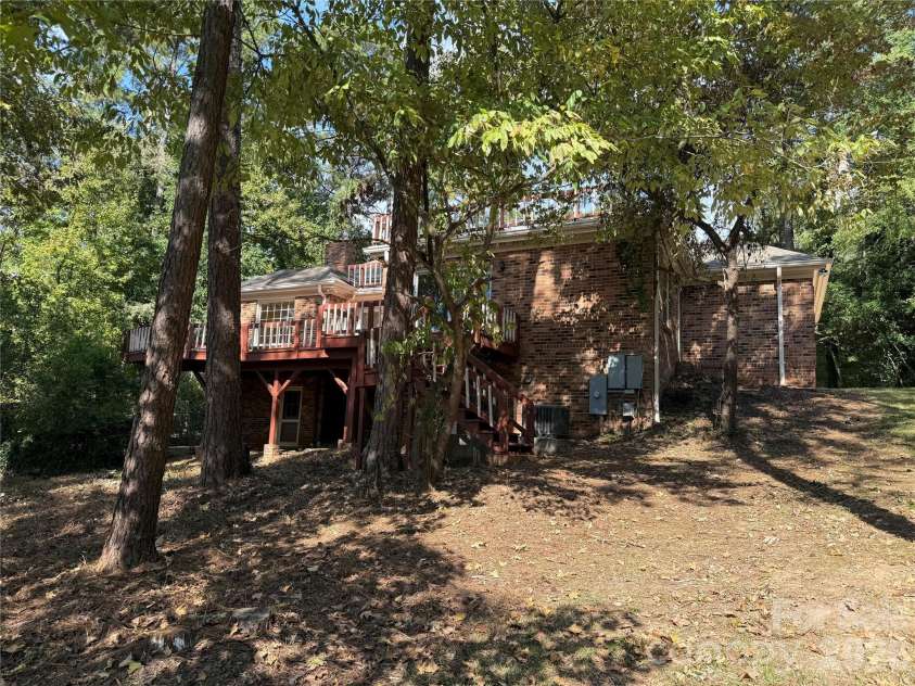 1437 Westmoreland Drive, Lancaster, SC 29720.  MLS# CAR4304728, YatesRealty ID 4481. 