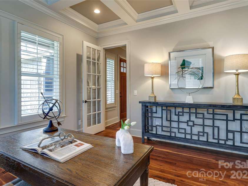 4124 Sherbrooke Drive, Charlotte, NC 28210.  MLS# CAR4224461, YatesRealty ID 4481. 