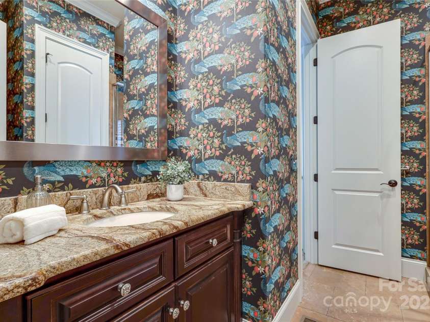 4124 Sherbrooke Drive, Charlotte, NC 28210.  MLS# CAR4224461, YatesRealty ID 4481. 