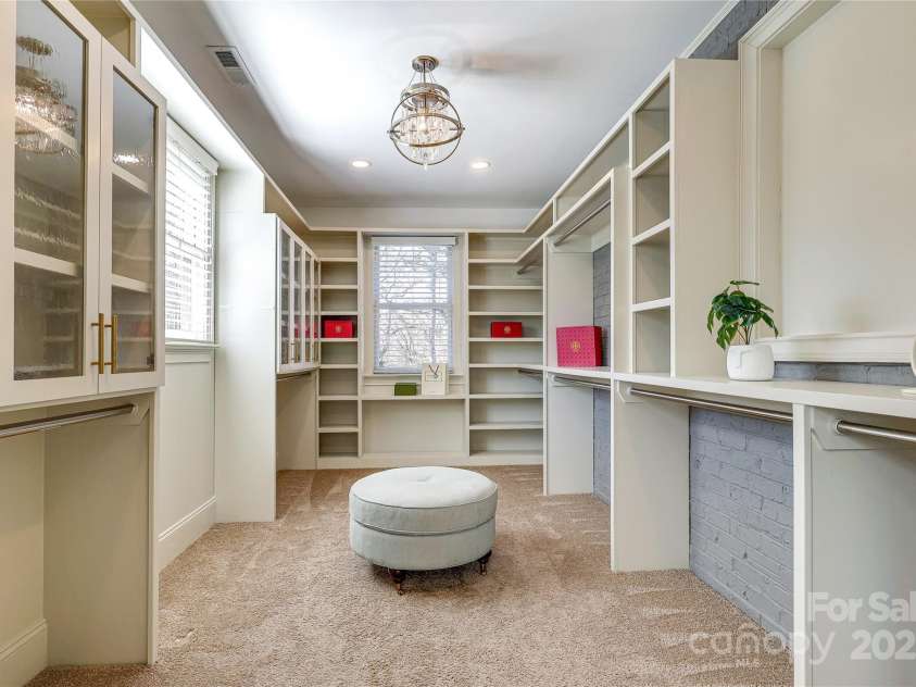 4124 Sherbrooke Drive, Charlotte, NC 28210.  MLS# CAR4224461, YatesRealty ID 4481. 