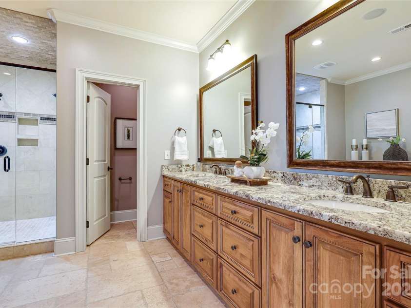 4124 Sherbrooke Drive, Charlotte, NC 28210.  MLS# CAR4224461, YatesRealty ID 4481. 