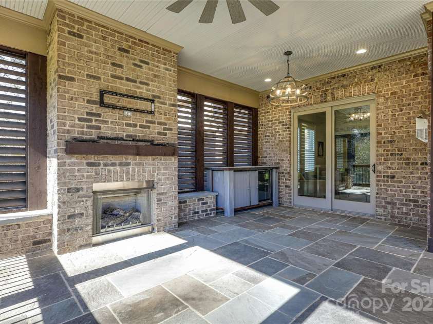 4124 Sherbrooke Drive, Charlotte, NC 28210.  MLS# CAR4224461, YatesRealty ID 4481. 