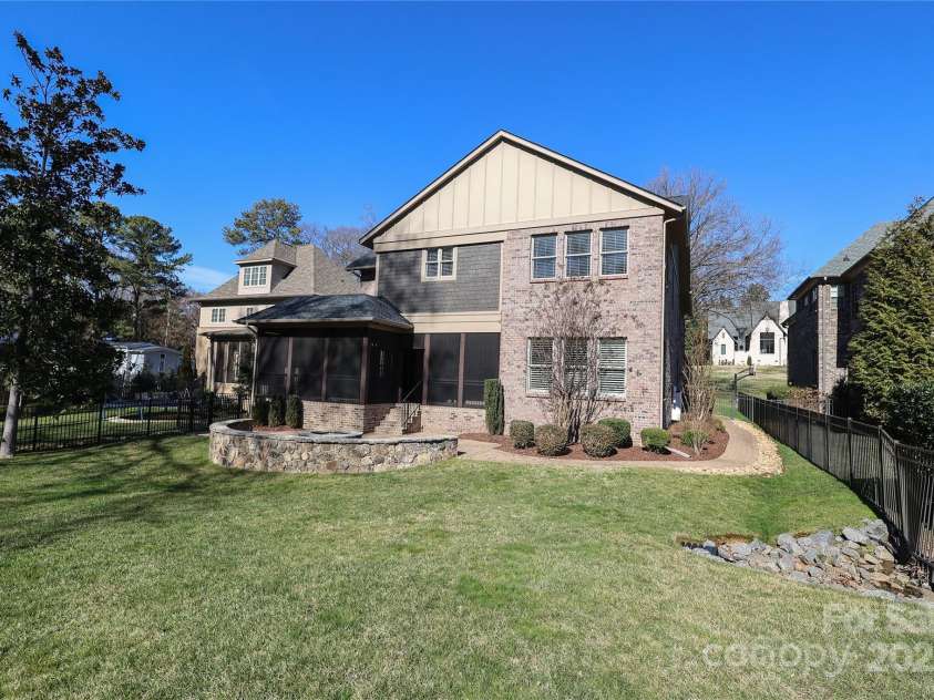 4124 Sherbrooke Drive, Charlotte, NC 28210.  MLS# CAR4224461, YatesRealty ID 4481. 