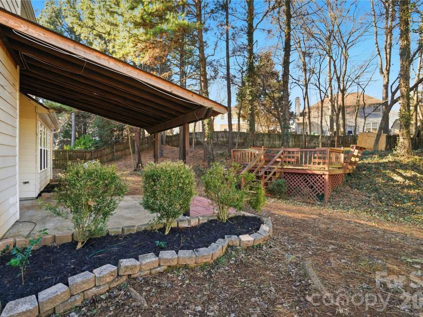 8805 Red Tail Court, Charlotte, NC 28269.  MLS# CAR4336091, YatesRealty ID 4481. 