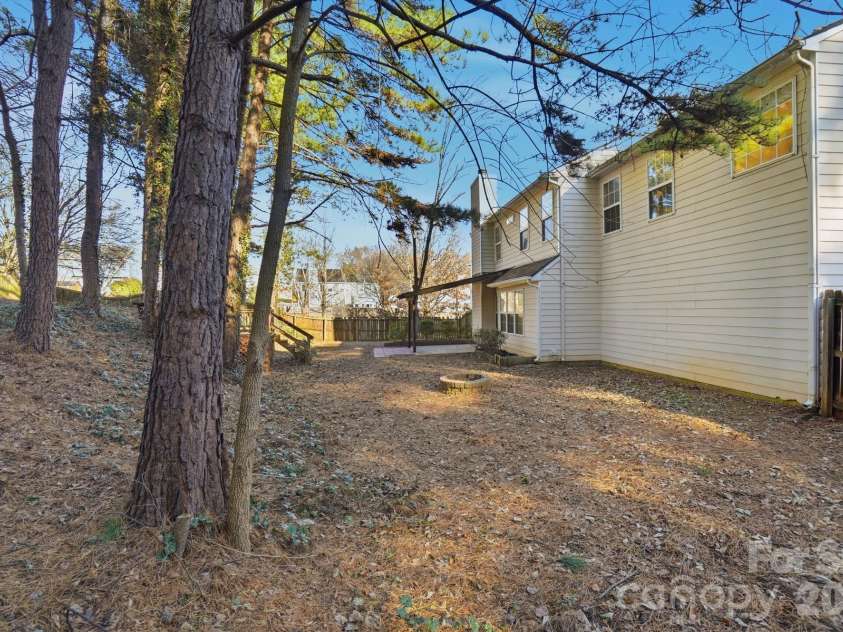 8805 Red Tail Court, Charlotte, NC 28269.  MLS# CAR4336091, YatesRealty ID 4481. 