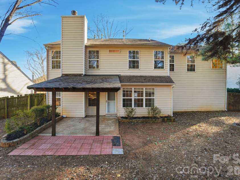 8805 Red Tail Court, Charlotte, NC 28269.  MLS# CAR4336091, YatesRealty ID 4481. 