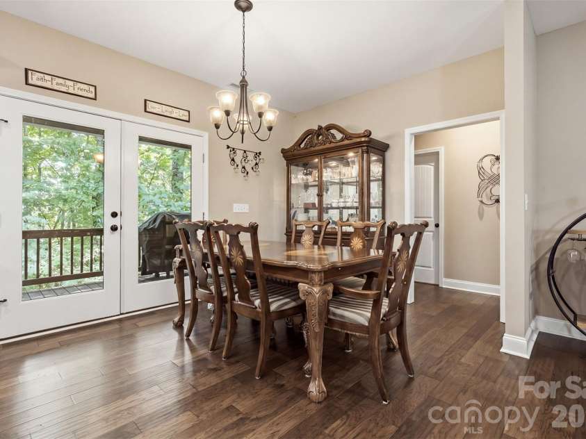 72 Summer Shade Court, Hendersonville, NC 28792.  MLS# CAR4413239, YatesRealty ID 44810. 