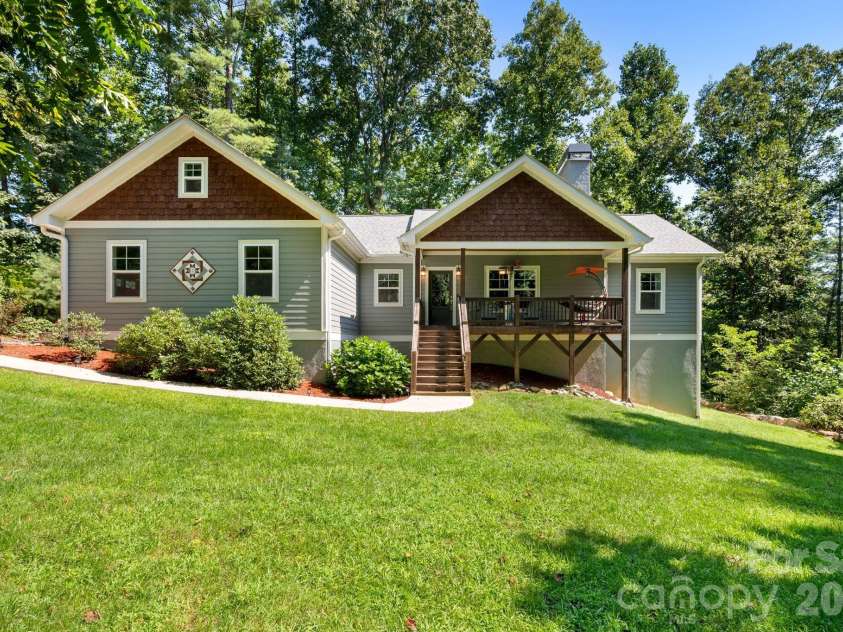 72 Summer Shade Court, Hendersonville, NC 28792.  MLS# CAR4413239, YatesRealty ID 44810. 